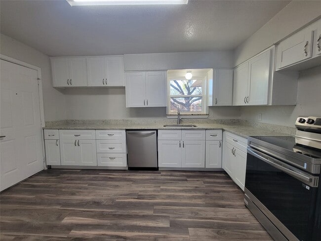 Foto del edificio - 1335 Richard St