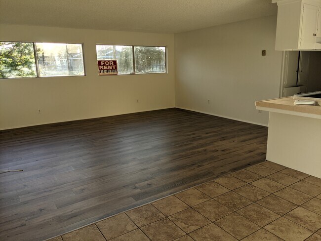 living room - 1301 Beryl St