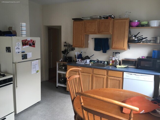 Building Photo - 61 Webster Ave