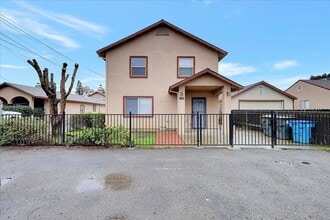 Building Photo - 1072 Grand Ave
