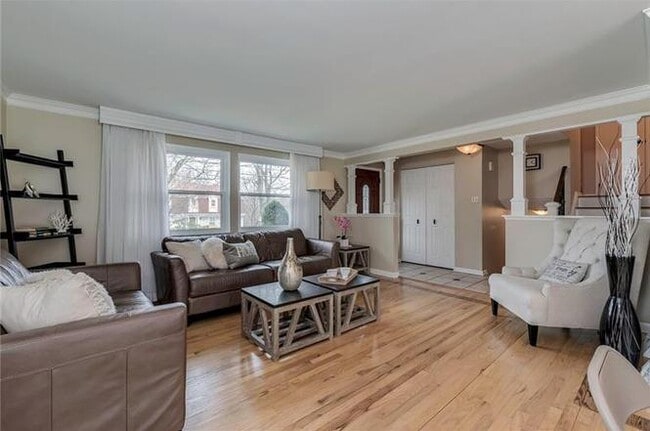 Building Photo - 151 Pilgrim Dr