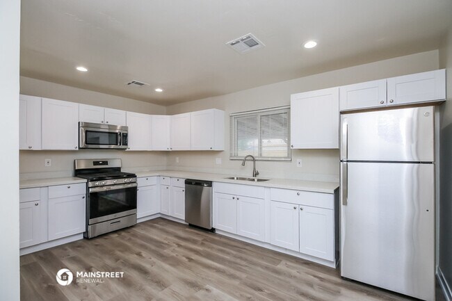 Building Photo - 410 N 97th St
