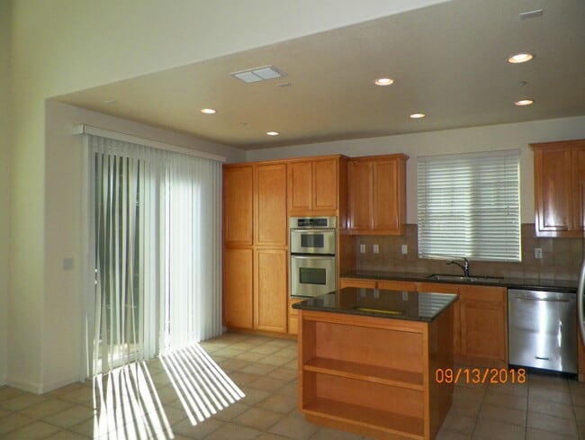 Building Photo - 89 Hollyleaf Way