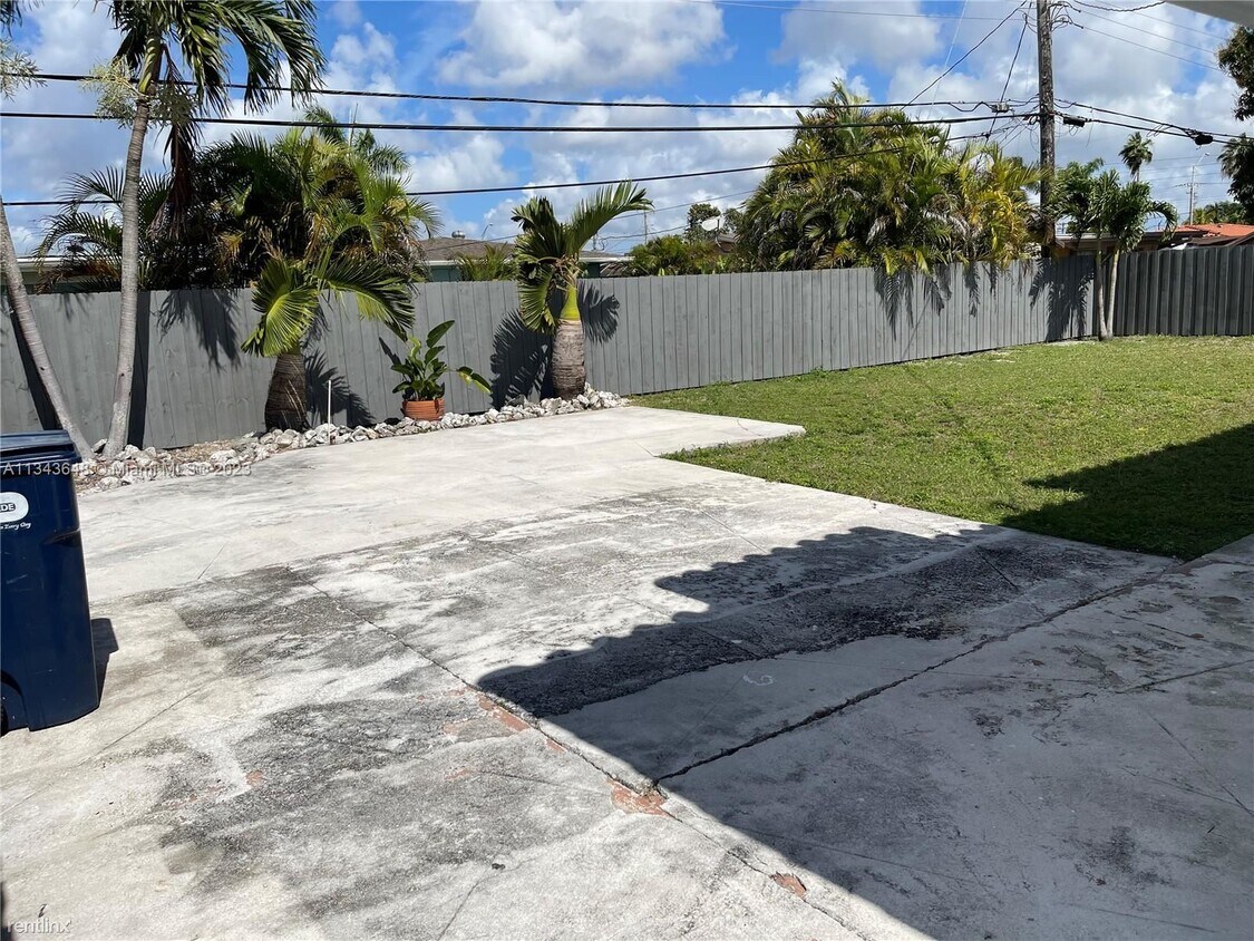5731 NW 117th St, Hialeah, FL 33012 House Rental in Hialeah, FL
