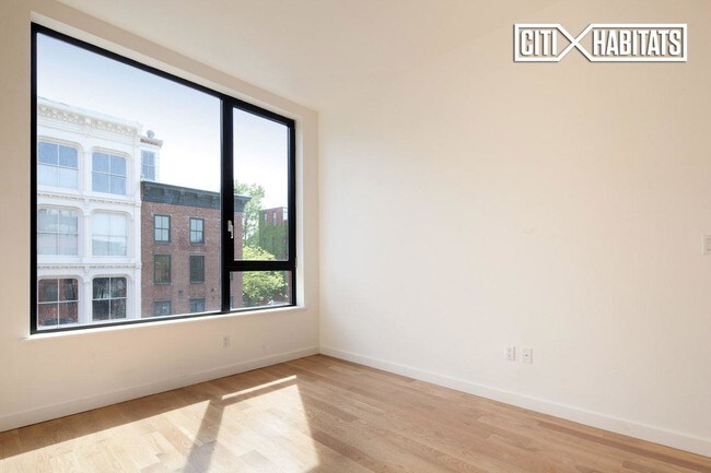 Building Photo - 687 Driggs Ave
