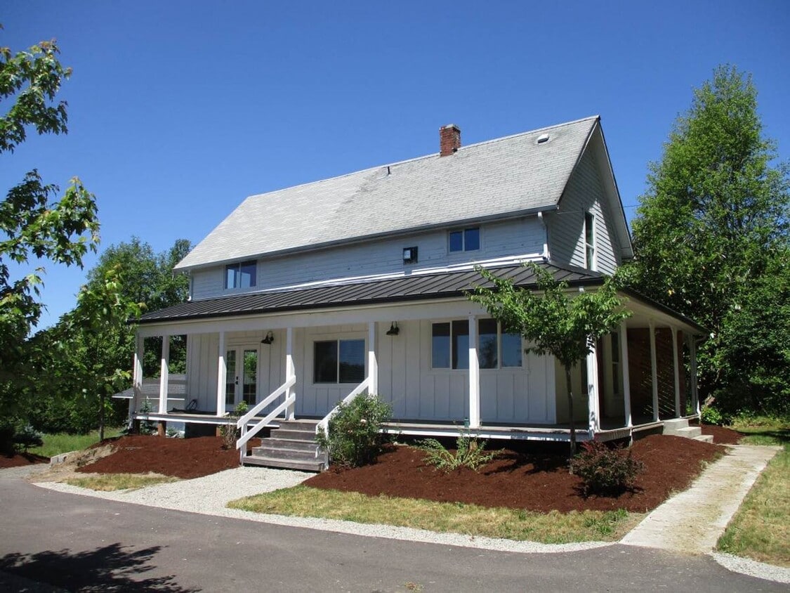 Primary Photo - Charming Renovated Farmhouse with Territor...
