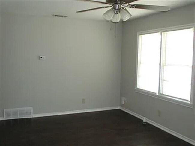 Foto del edificio - For Rent