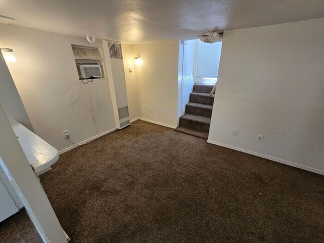 Building Photo - Centrally Located & Charming 1 Bedroom Apartment in Sparks