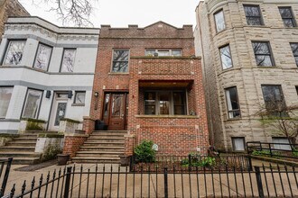 Building Photo - 1019 W Oakdale Ave