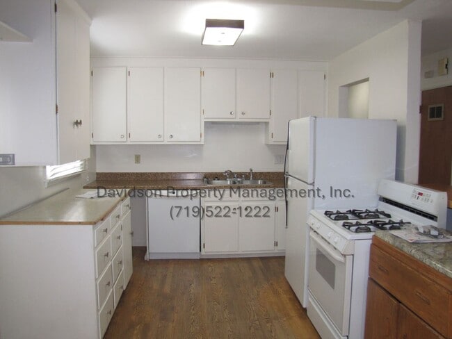 Building Photo - Charming Rancher in Central Colorado Springs