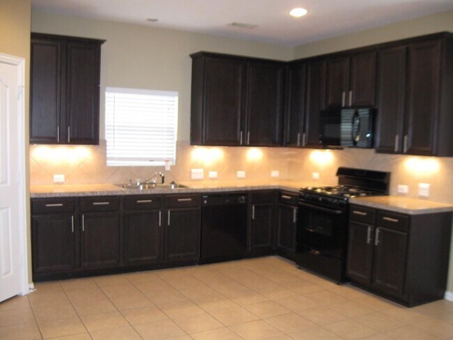 Building Photo - 136 Avery Springs Ln