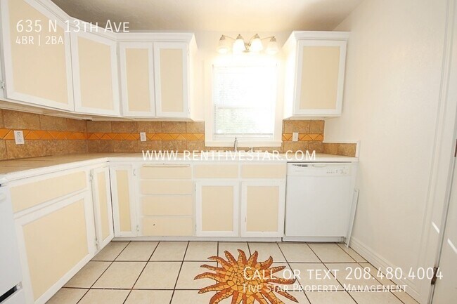 Building Photo - 635 N 13th Ave