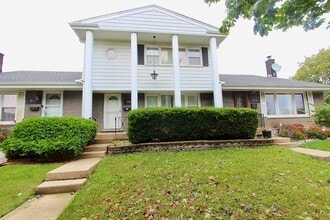 Building Photo - 7108 W Niles Ave