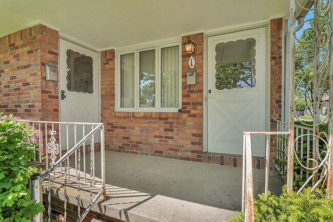 Building Photo - 1 Emsworth Ave