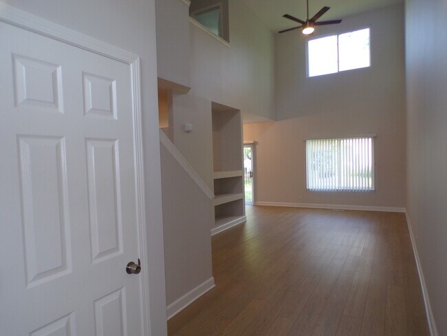 Foto del edificio - 3364 Blue Ridge Dr