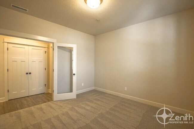 Building Photo - 4056 NW 20th Ave