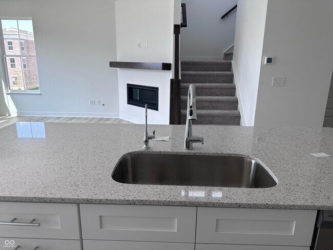 Building Photo - 13787 Gatsby Dr
