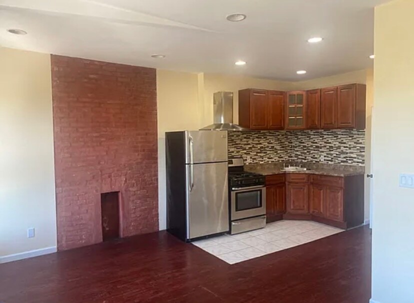 Foto principal - 544 Franklin Ave