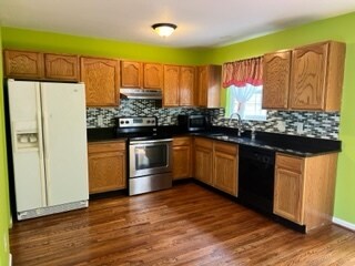 Building Photo - 130 Couples Dr