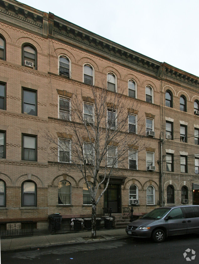 Foto del edificio - 1571 DeKalb Ave