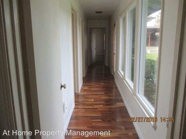 Building Photo - 3428 La Cresta Dr