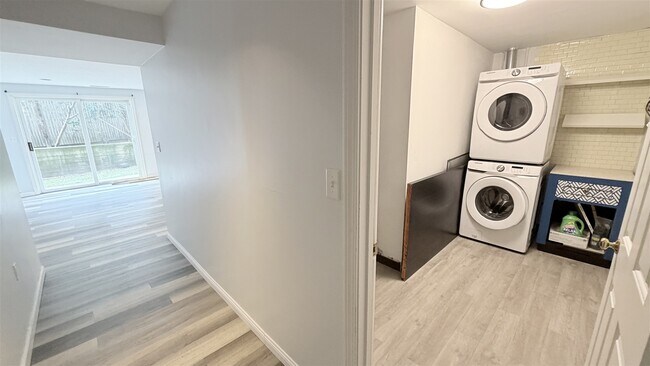 Foto del edificio - 2 Glenbrook Ln