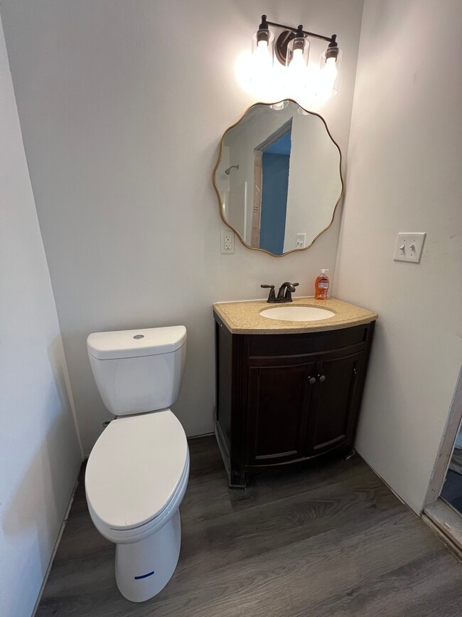 Building Photo - 104 Epworth St