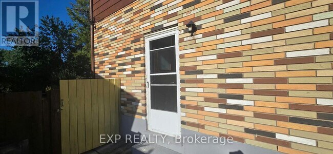 Building Photo - 6753 Wilinger St