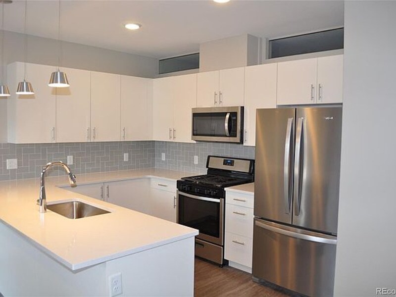 Foto principal - 2374 S University Blvd