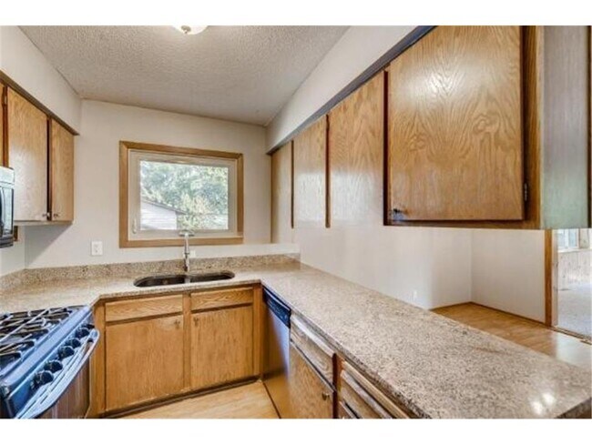 Building Photo - 10339 Concord Dr