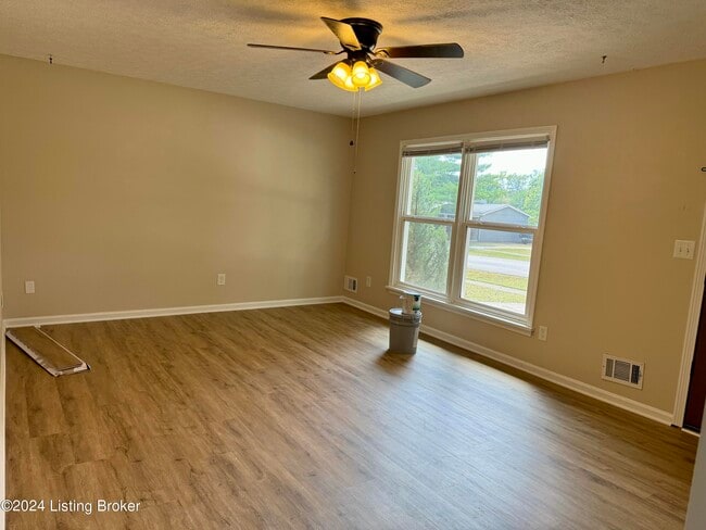 Foto del edificio - 8413 Cloverport Dr