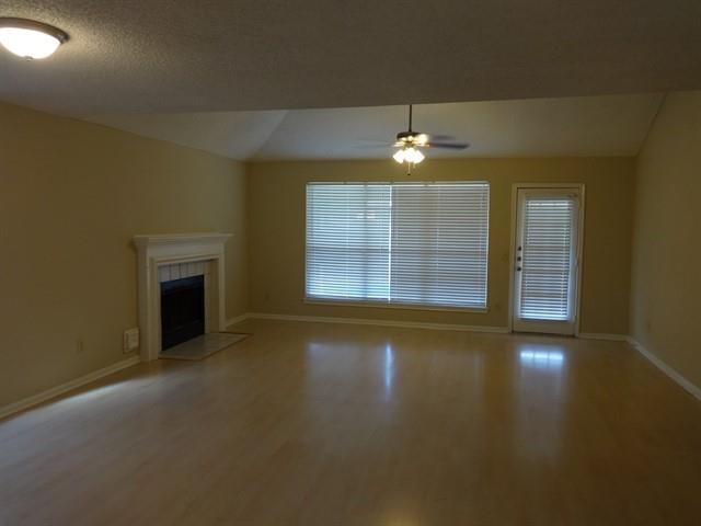 Foto del edificio - 3916 Fernwood Dr