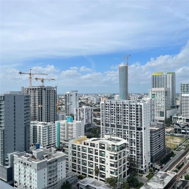 Foto del edificio - 79 SW 12th St