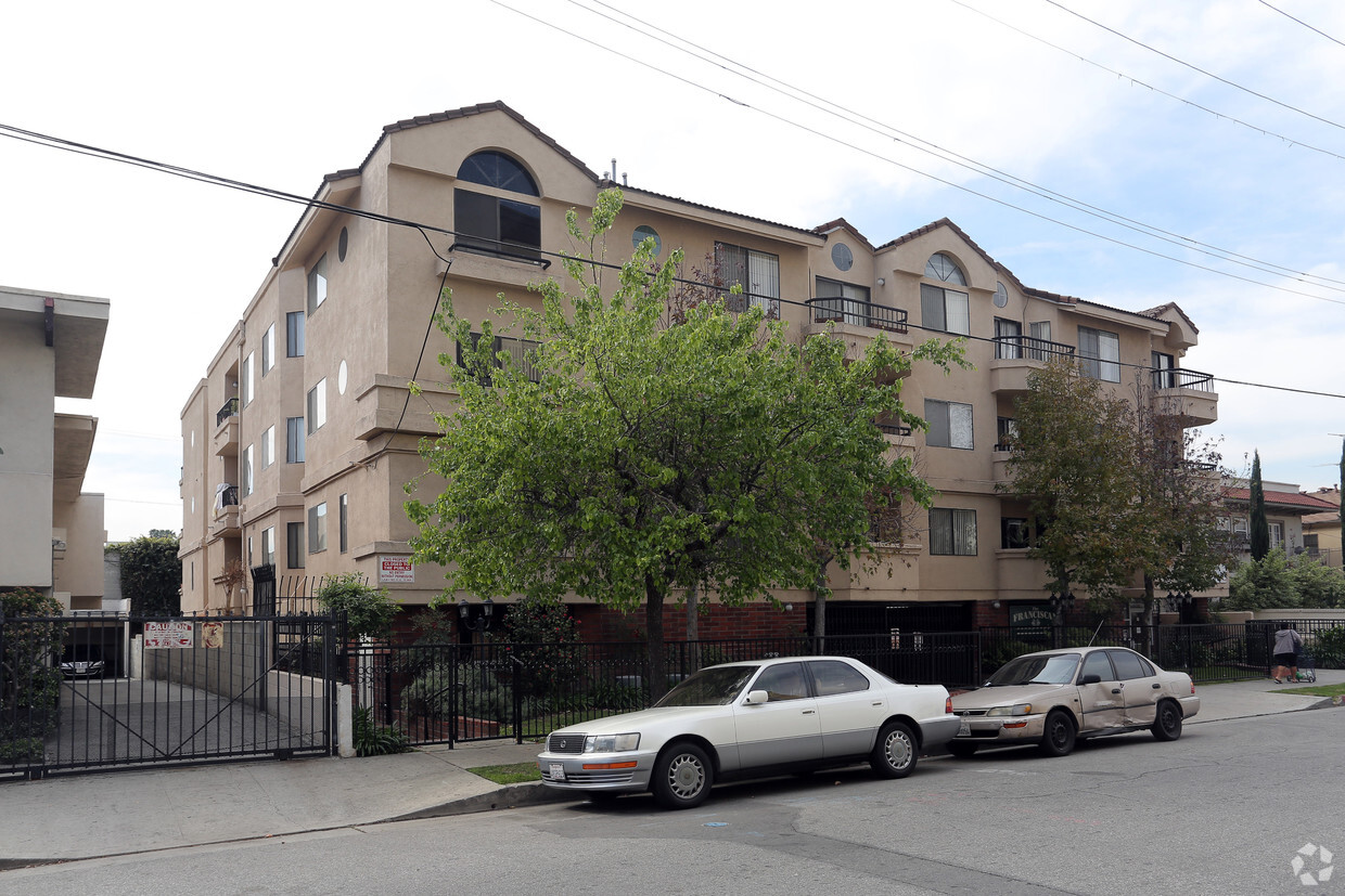 Building Photo - Francis Apartments