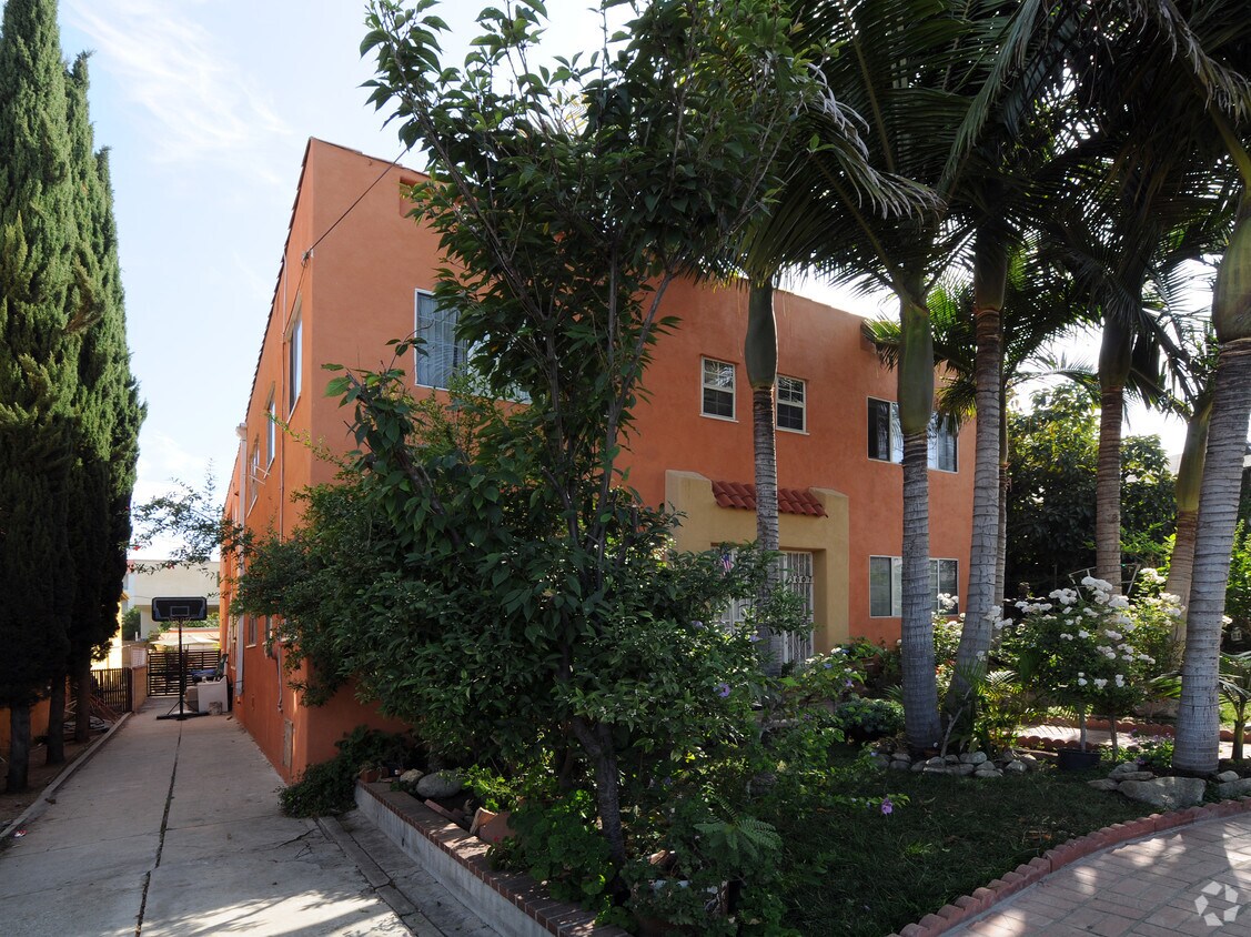 36073609 1/2 Bellevue Av, Los Angeles, CA 90026 Apartments at 3607