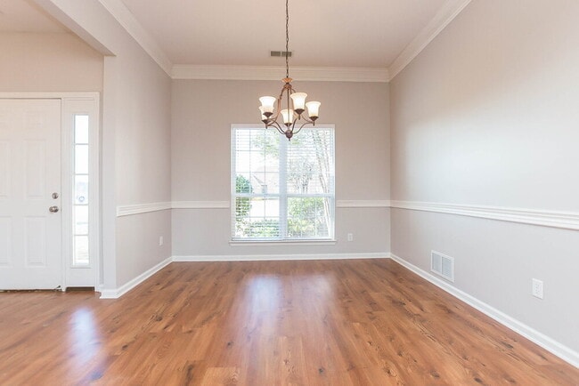 Building Photo - 8426 Linda Shore Cove