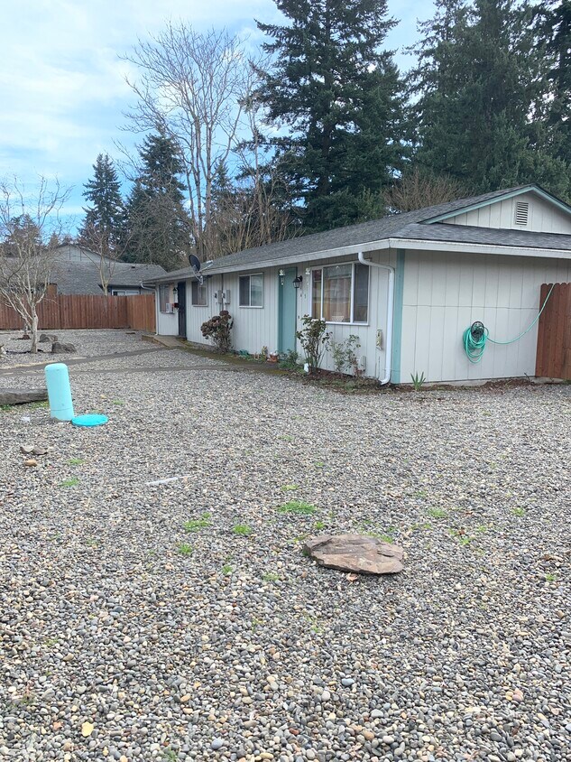 Primary Photo - 2415 Neals Ln