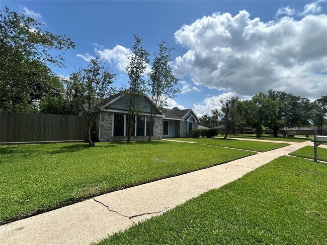 Building Photo - 2711 Laurel Creek Way