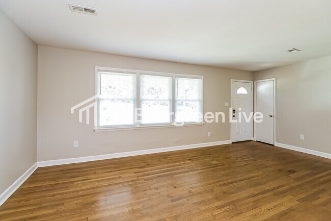 Building Photo - 1639 Vancouver Dr