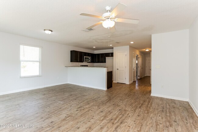 Building Photo - 522 Eiseman Wy