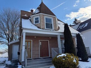 Building Photo - 346 Lovell St