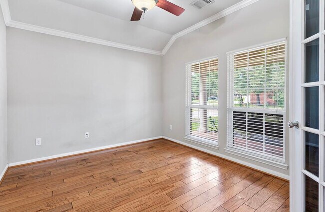Office space or 4th bedroom - 1018 Sierra Springs Ln