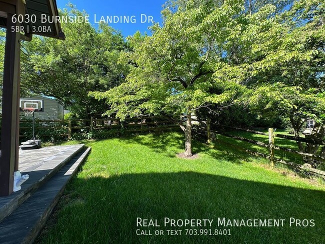 Building Photo - Updated Stunning 5 bedroom 3 Bath home!!!!