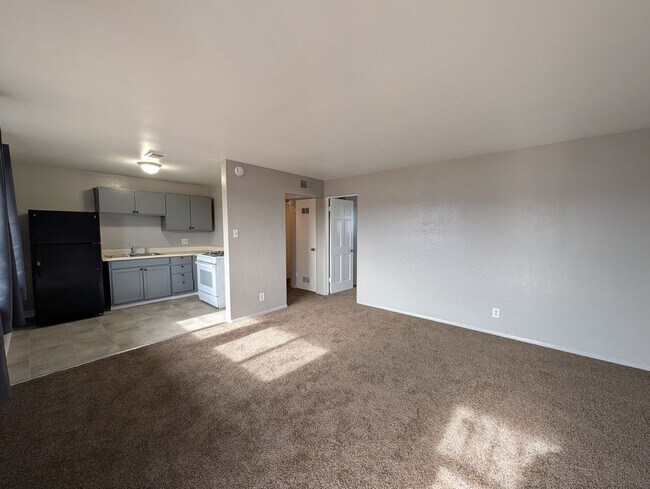 Foto del edificio - 1588 Lansing St