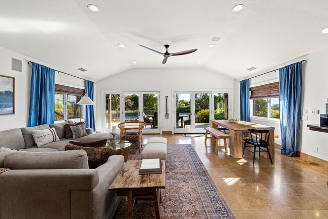 Building Photo - 3740 Roblar Ave