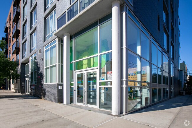 Foto del edificio - 47-28 11th St