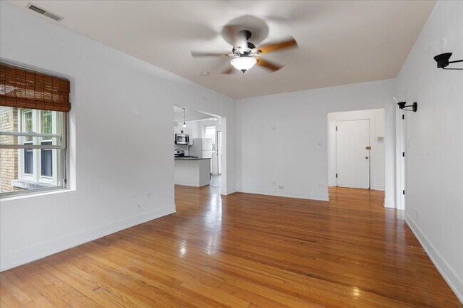 Foto del edificio - 4057 N Spaulding Ave