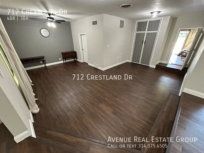 Foto del edificio - 712 Crestland Dr