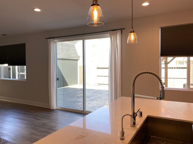 Foto del edificio - Coming soon  - Beautiful and NEW 4 bed / 3 Bath