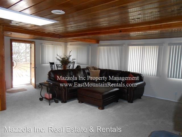 Foto del edificio - 32 Cienega Canyon Rd